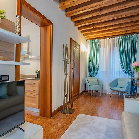 Apartment Ca' Del Monastero 8 And Ca' Del Monastero 5 With Shared Courtyard Venedig