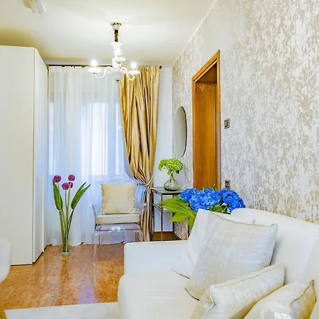 Ca' Del Monastero 8 And Ca' Del Monastero 5 With Shared Courtyard * ונציה