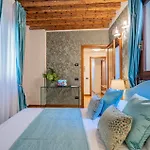 Ca' Del Monastero 8 And Ca' Del Monastero 5 With Shared Courtyard Venecia