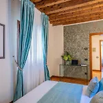 Ca' Del Monastero 8 And Ca' Del Monastero 5 With Shared Courtyard * Venecia