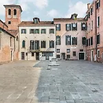Ca' Del Monastero 8 And Ca' Del Monastero 5 With Shared Courtyard *